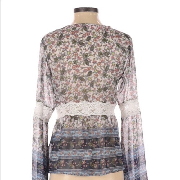 Altar’d State small floral top - Picture 3 of 8